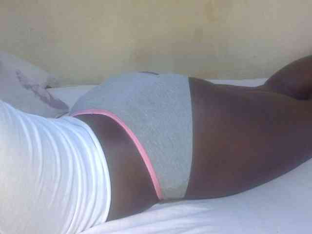 Juicyass-02 webcam