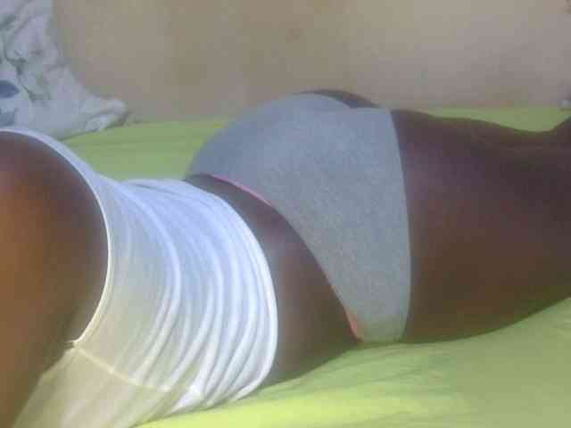 Juicyass-02 webcam