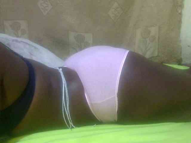 Juicyass-02 webcam