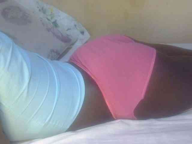 Juicyass-02 webcam