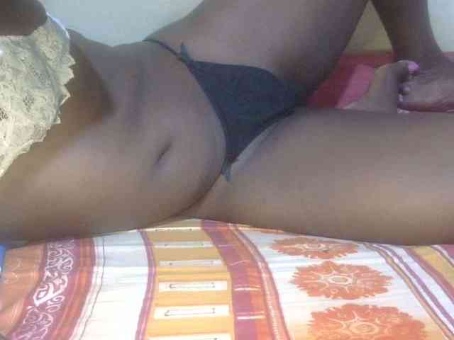 Juicyass-02 webcam