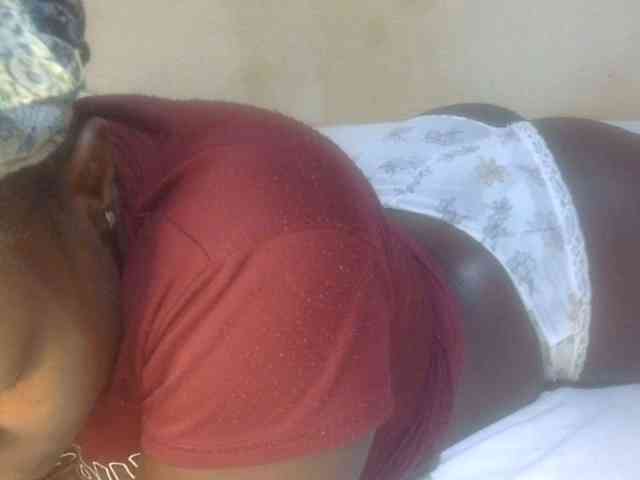 Juicyass-02 webcam