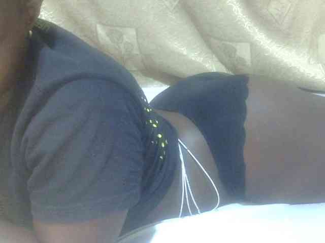 Juicyass-02 webcam