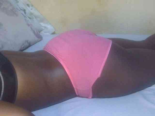 Juicyass-02 webcam