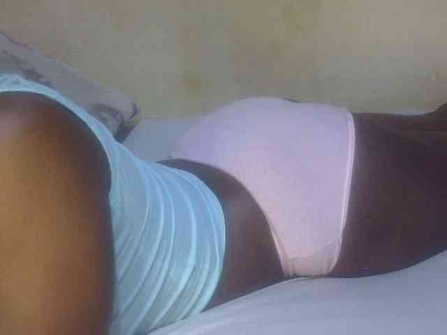 Juicyass-02 webcam