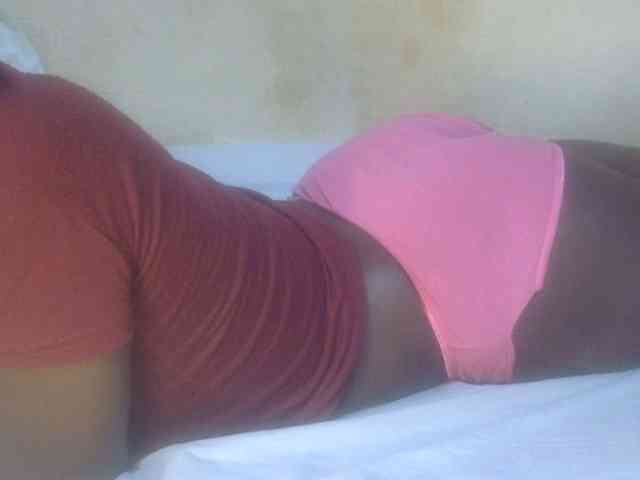 Juicyass-02 webcam