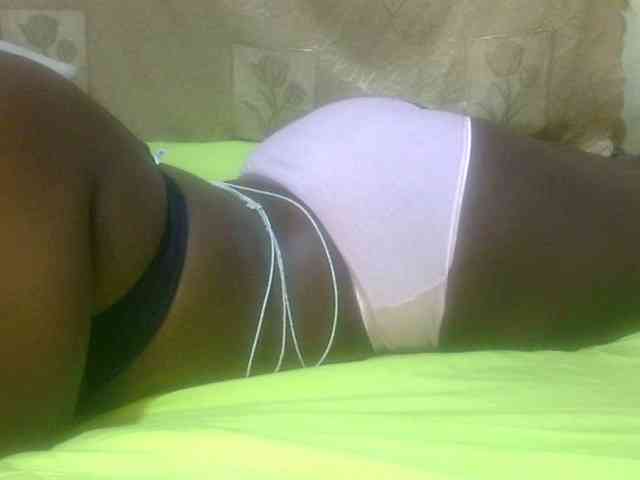 Juicyass-02 webcam