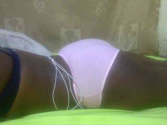 Juicyass-02 webcam