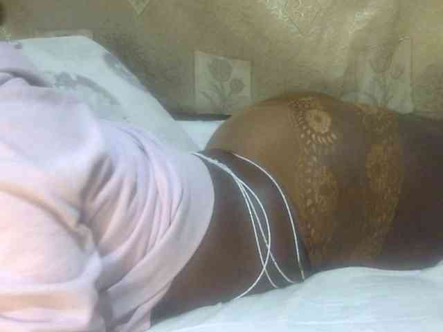 Juicyass-02 webcam