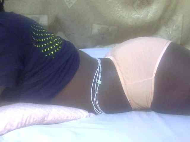 Juicyass-02 webcam