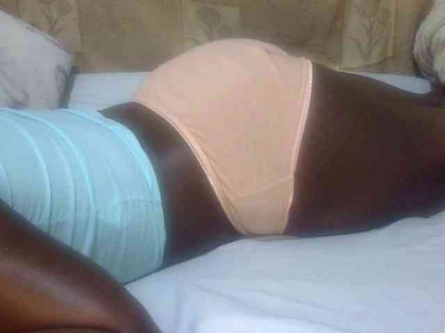 Juicyass-02 webcam