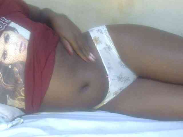 Juicyass-02 webcam