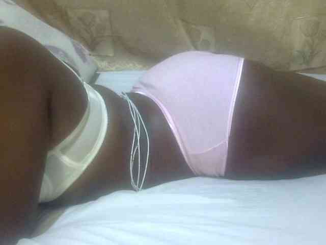 Juicyass-02 webcam