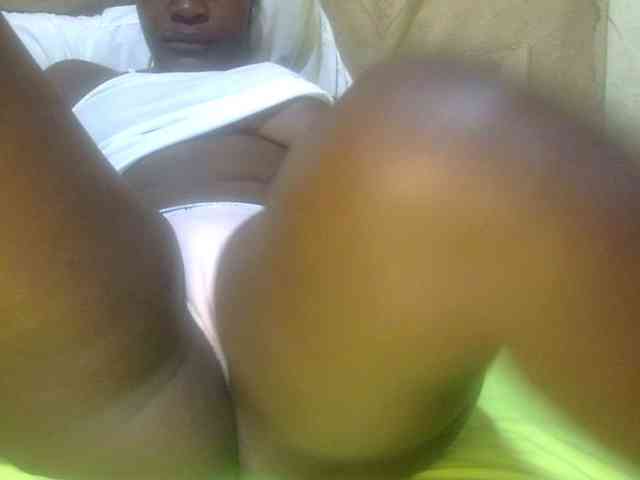 Juicyass-02 webcam