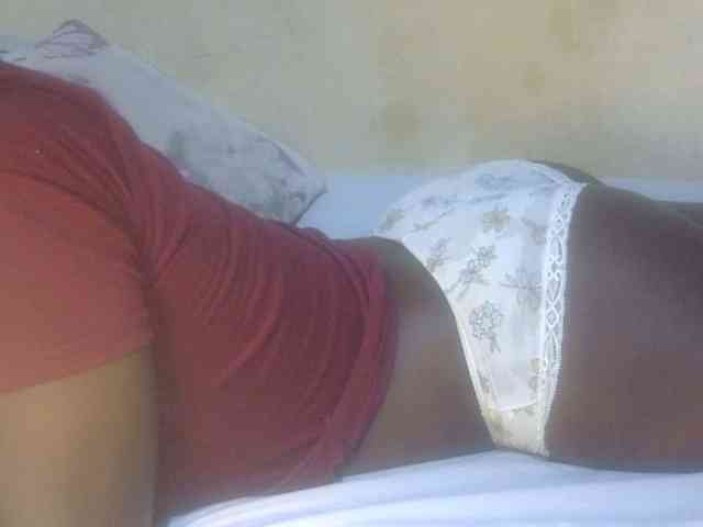 Juicyass-02 webcam