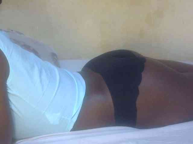 Juicyass-02 webcam