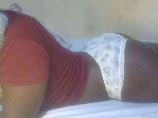 Juicyass-02 webcam