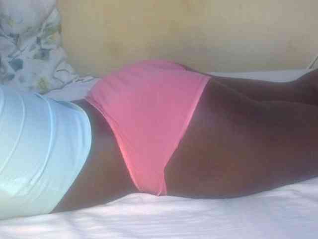 Juicyass-02 webcam