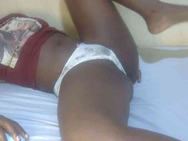 Juicyass-02 webcam