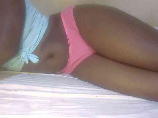Juicyass-02 webcam