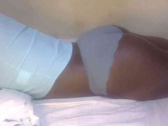 Juicyass-02 webcam