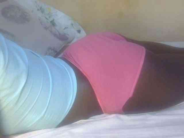 Juicyass-02 webcam