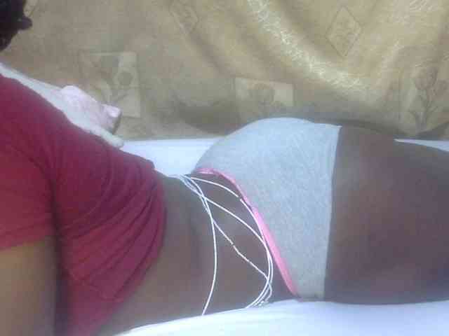 Juicyass-02 webcam