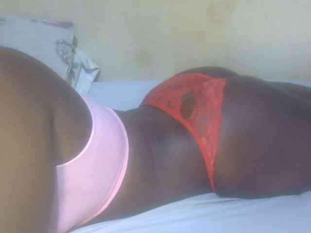 Juicyass-02 webcam