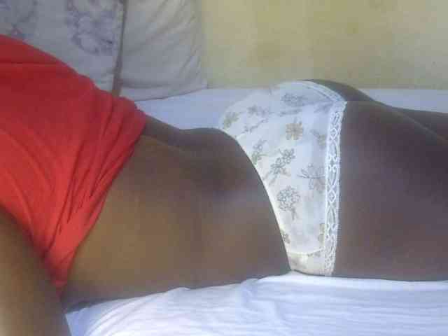 Juicyass-02 webcam