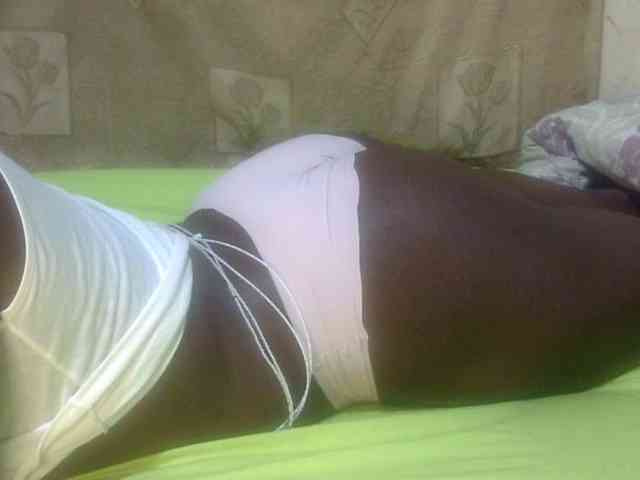 Juicyass-02 webcam