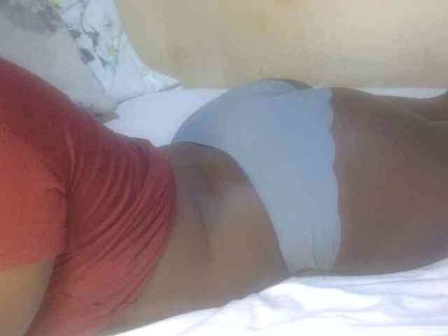 Juicyass-02 webcam