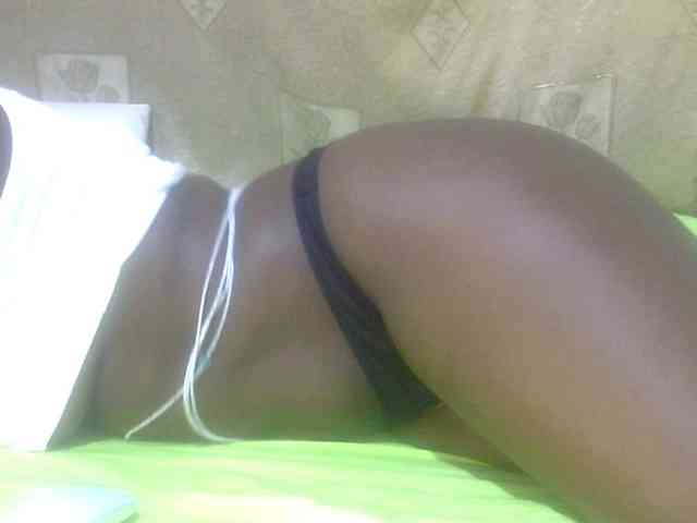 Juicyass-02 webcam