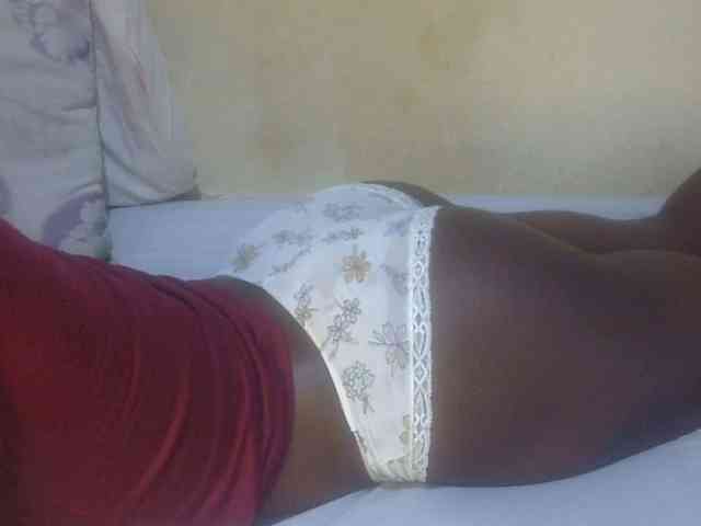 Juicyass-02 webcam