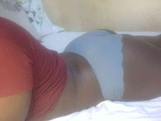 Juicyass-02 webcam