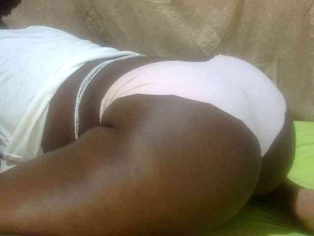 Juicyass-02 webcam