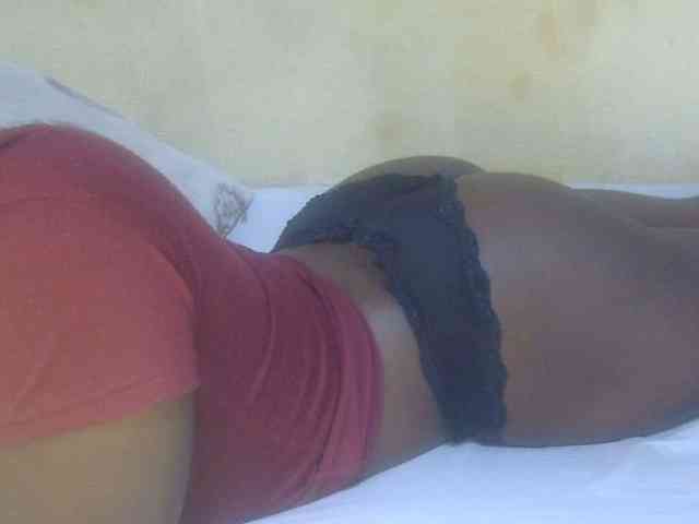 Juicyass-02 webcam