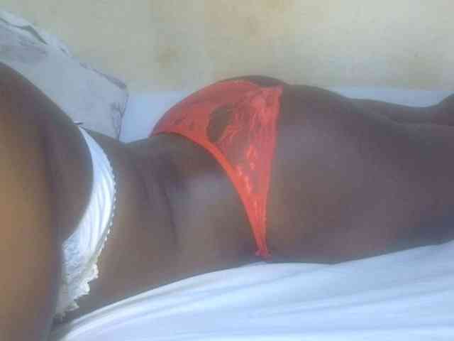 Juicyass-02 webcam