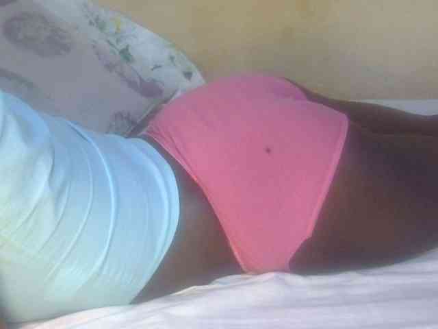 Juicyass-02 webcam