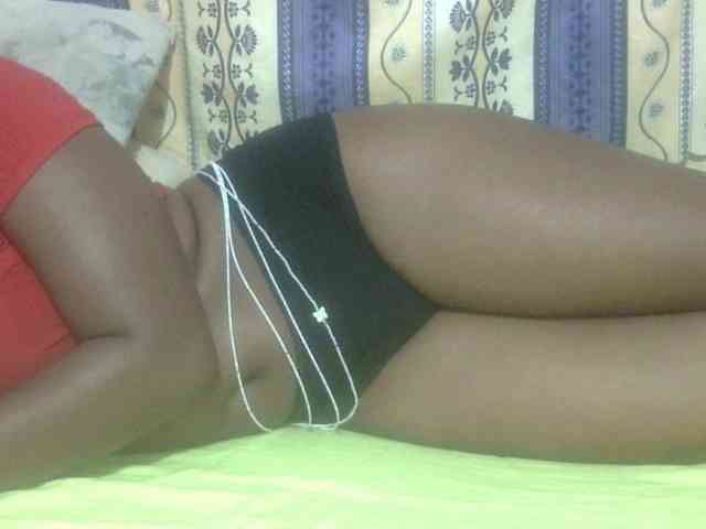 Juicyass-02 Live Webcam on BongaCams