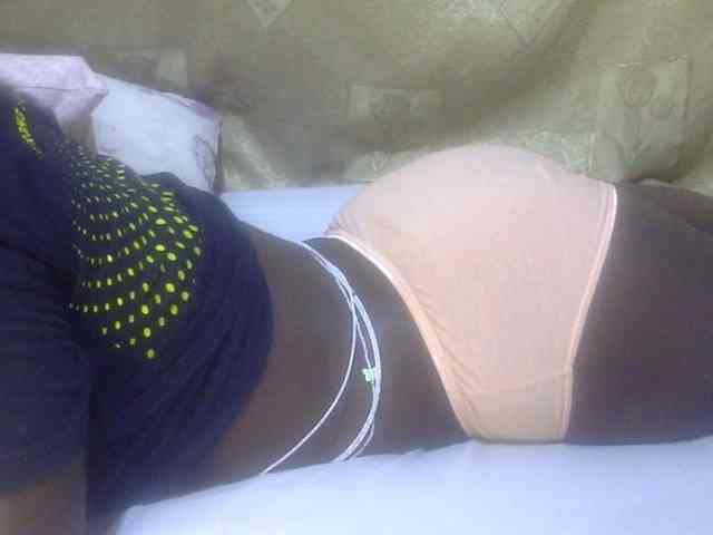 Juicyass-02 webcam