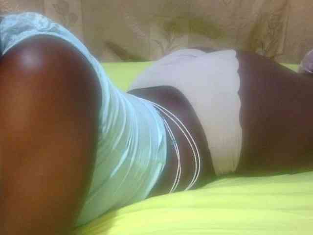 Juicyass-02 webcam