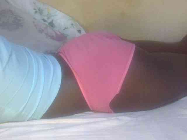 Juicyass-02 webcam