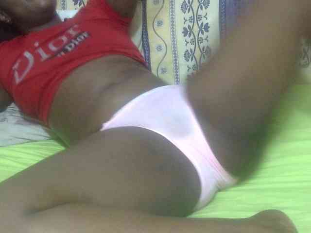 Juicyass-02 Live Webcam on BongaCams