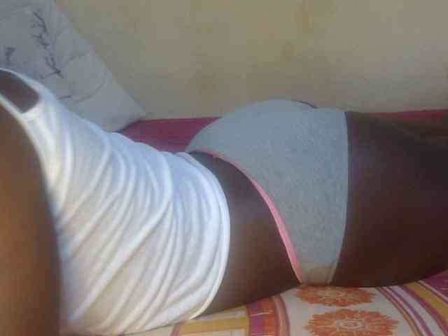 Juicyass-02 webcam