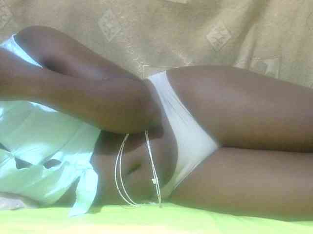 Juicyass-02 webcam