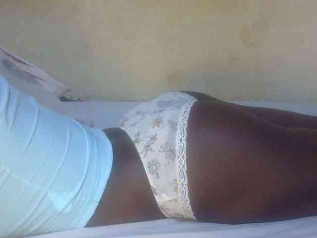 Juicyass-02 webcam