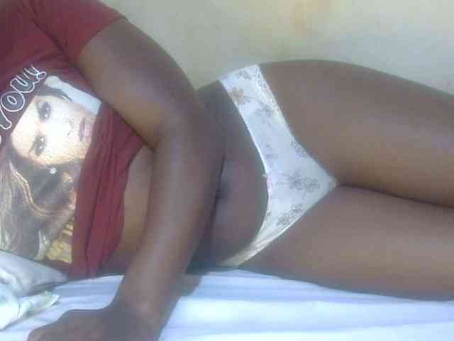 Juicyass-02 webcam