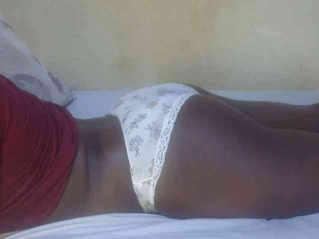 Juicyass-02 webcam