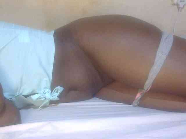 Juicyass-02 webcam