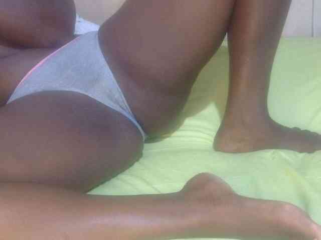 Juicyass-02 webcam